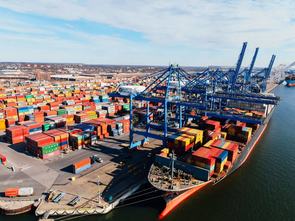 Container loading at Shenzhen Port